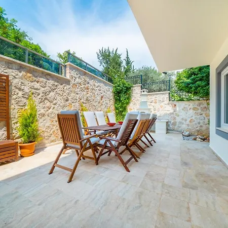 5 Bedrooms With Sea View Private Pool And Terrace At 1 Km Away From The 4*