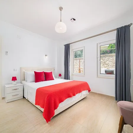 Hotel 5 Bedrooms With Sea View Private Pool And Terrace At 1 Km Away From The